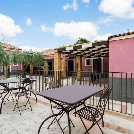 Дом отдыха Near Mount Etna Views *