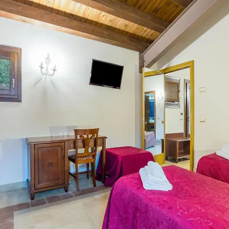 Near Mount Etna Views Дом отдыха *